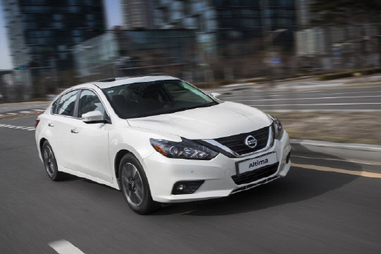 잇따른 폐업으로 한국닛산 전국 전시매장이 20곳으로 줄었다. 사진은 닛산 알티마.  한국닛산 제공